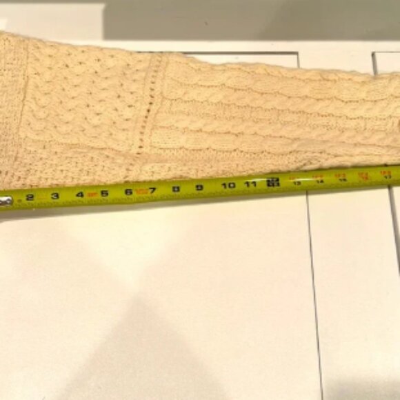 Aran Isles Cableknit 100% Wool Cardigan with beautiful buttons - Picture 5 of 7